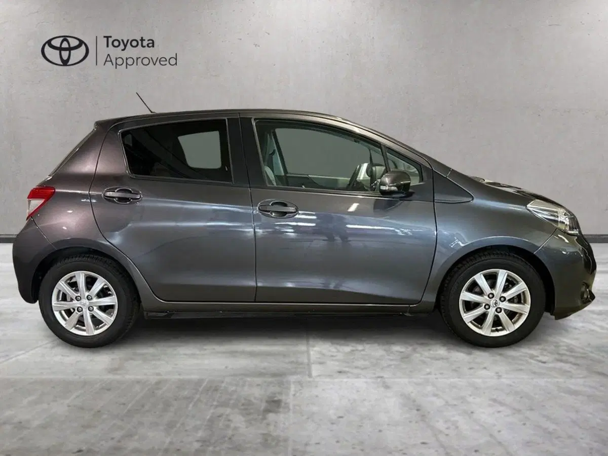 Toyota Yaris usata a Milano (3)