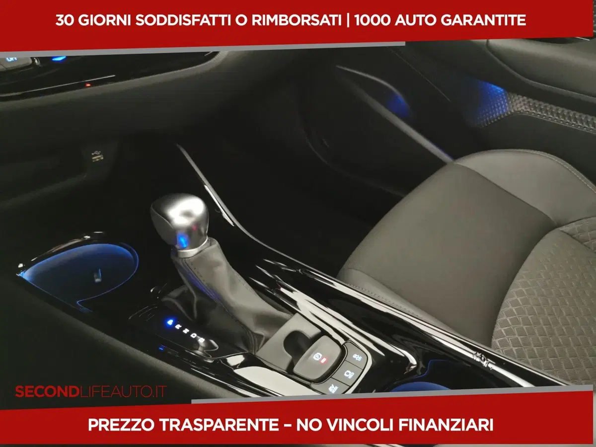 Toyota Toyota C-HR usata a Roma (14)