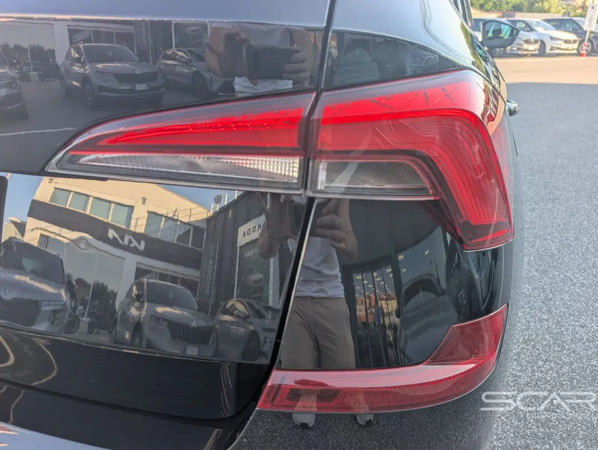 Skoda Kamiq usata a Livorno (13)