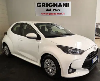 Toyota Yaris 1.0 5 porte Active del 2023 usata a Cava Manara