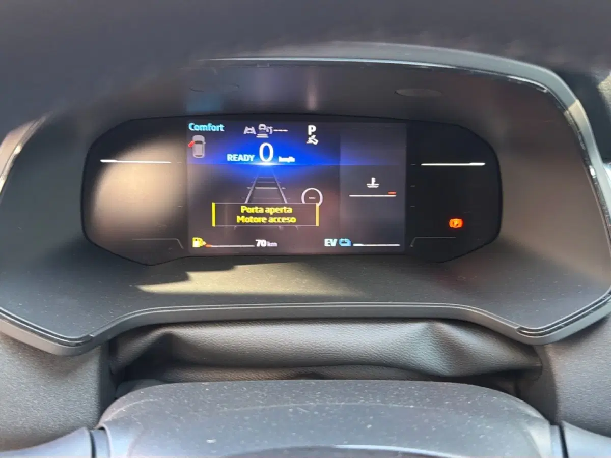 Renault Captur nuova a Bologna (15)