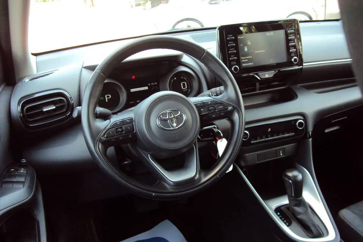 Toyota Yaris usata a Bologna (10)