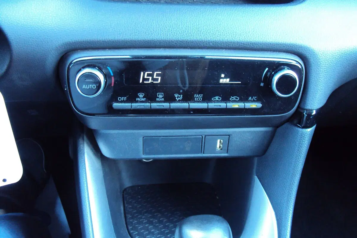 Toyota Yaris usata a Bologna (15)