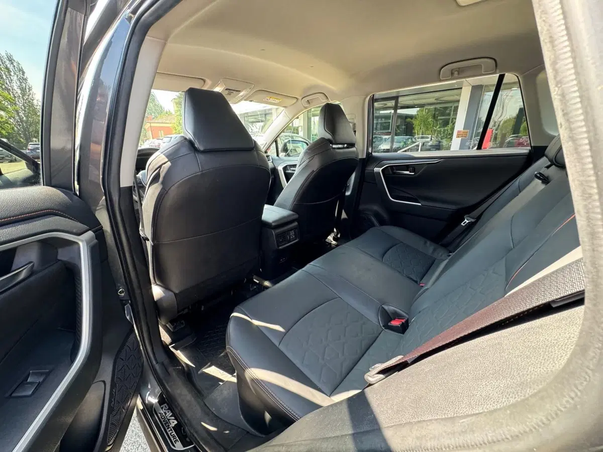 Toyota Rav4 usata a Modena (14)