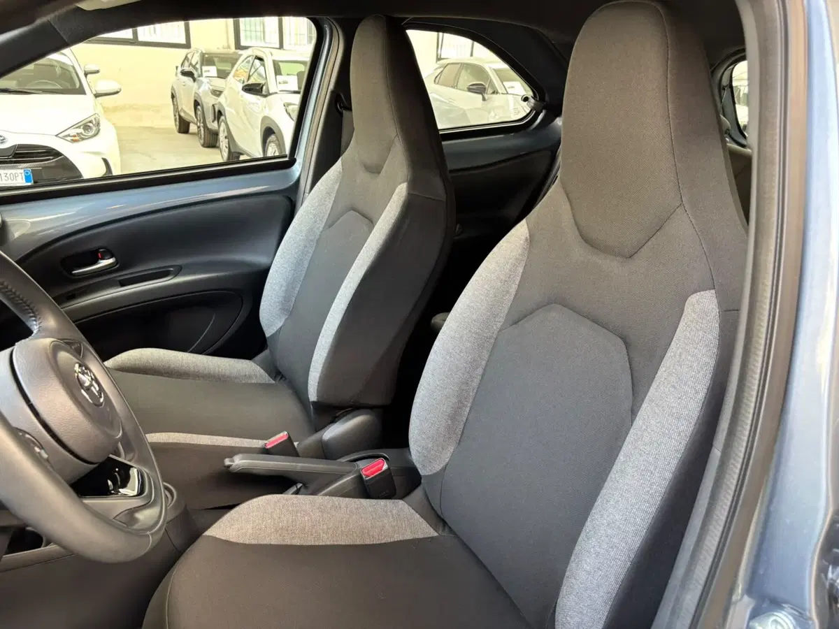 Toyota Aygo X usata a Modena (13)