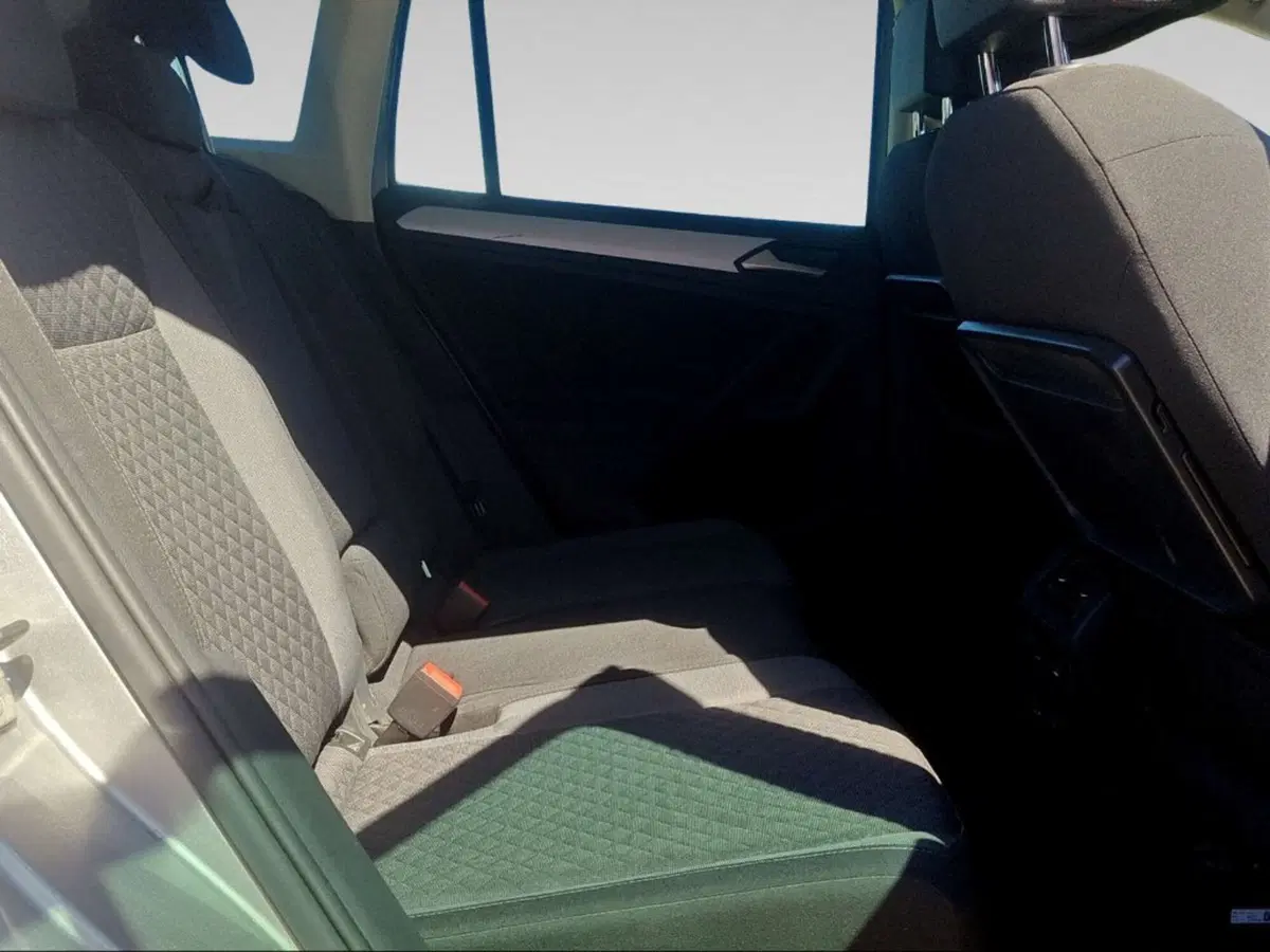 Volkswagen Tiguan usata a Livorno (11)
