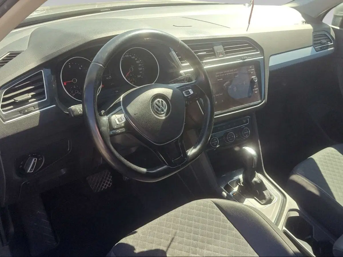 Volkswagen Tiguan usata a Livorno (13)