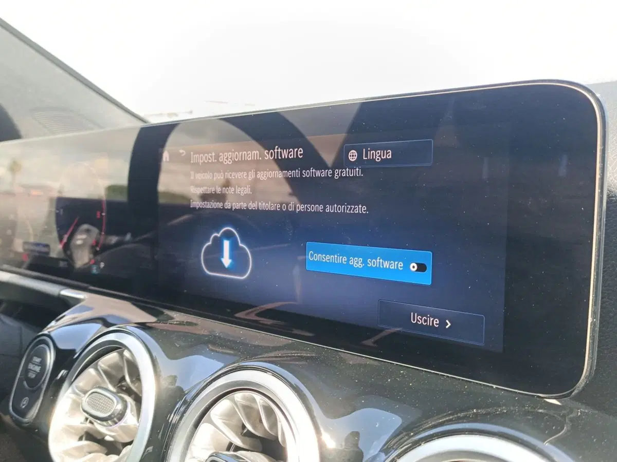Mercedes-Benz GLA SUV usata a Bari (12)