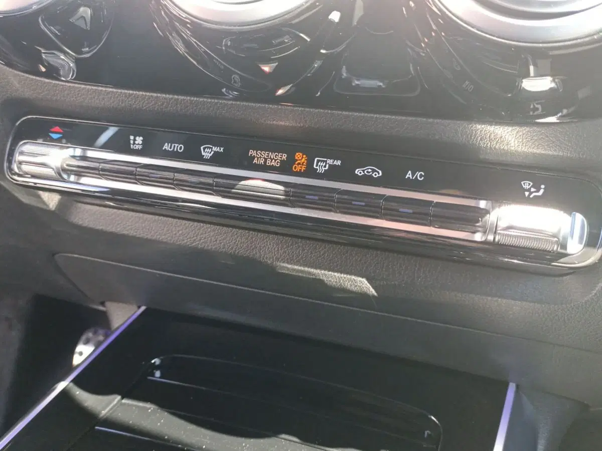 Mercedes-Benz GLA SUV usata a Bari (14)