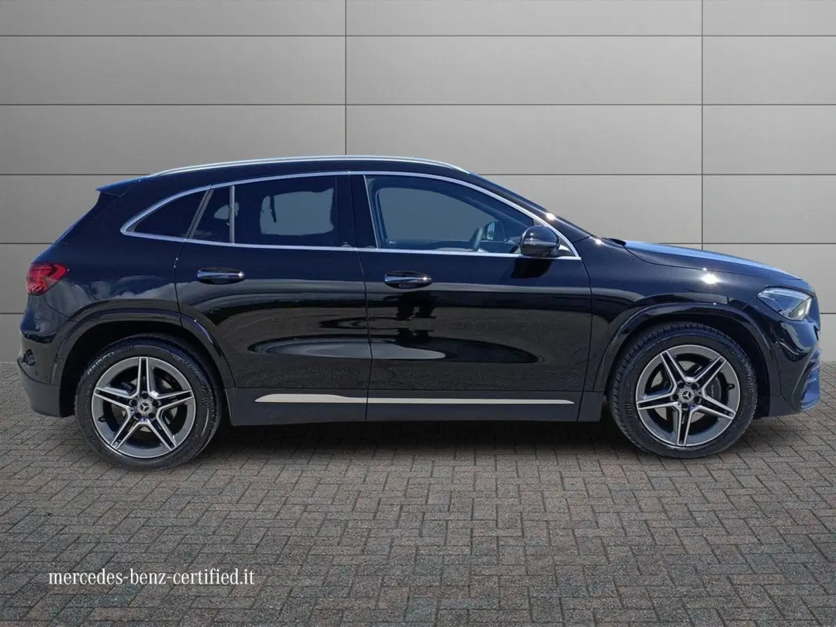 Mercedes-Benz GLA SUV usata a Bari (5)