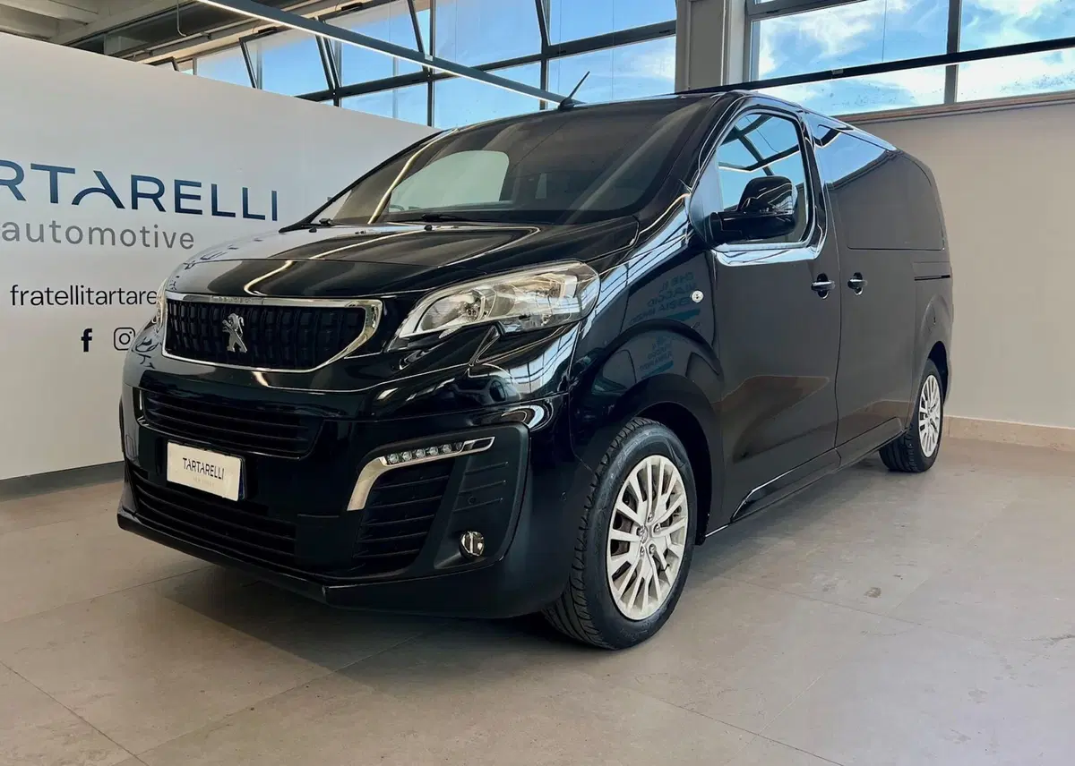 Peugeot Traveller usata a Bari (3)