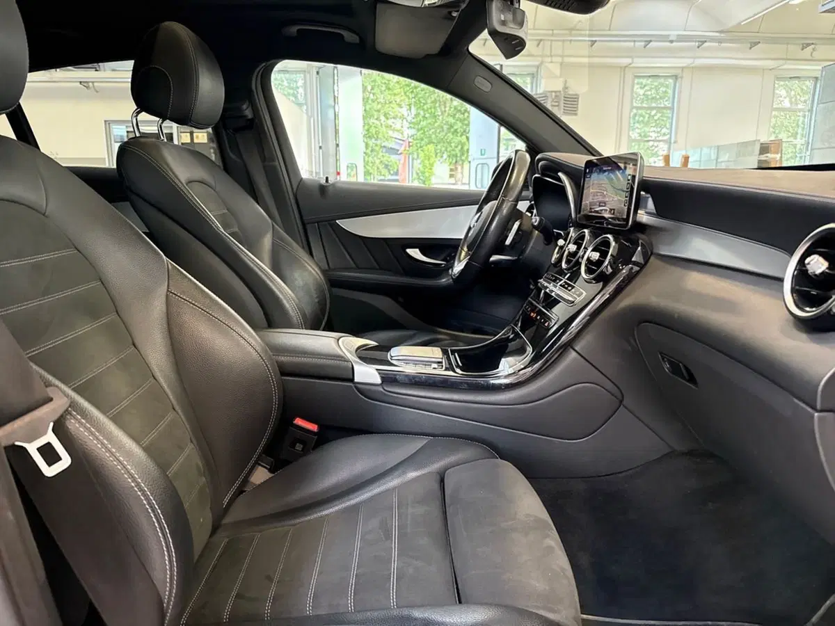 Mercedes-Benz GLC Coupé usata a Ancona (14)
