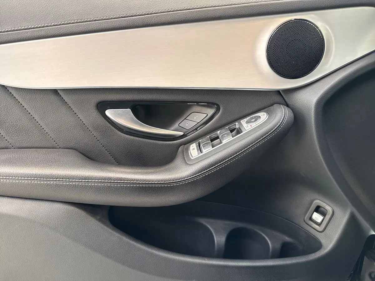 Mercedes-Benz GLC Coupé usata a Ancona (17)