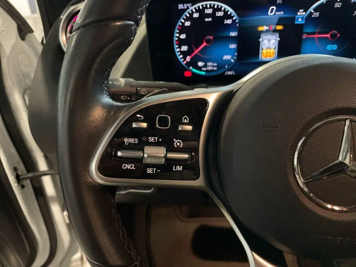 Mercedes-Benz EQA usata a Ancona (20)