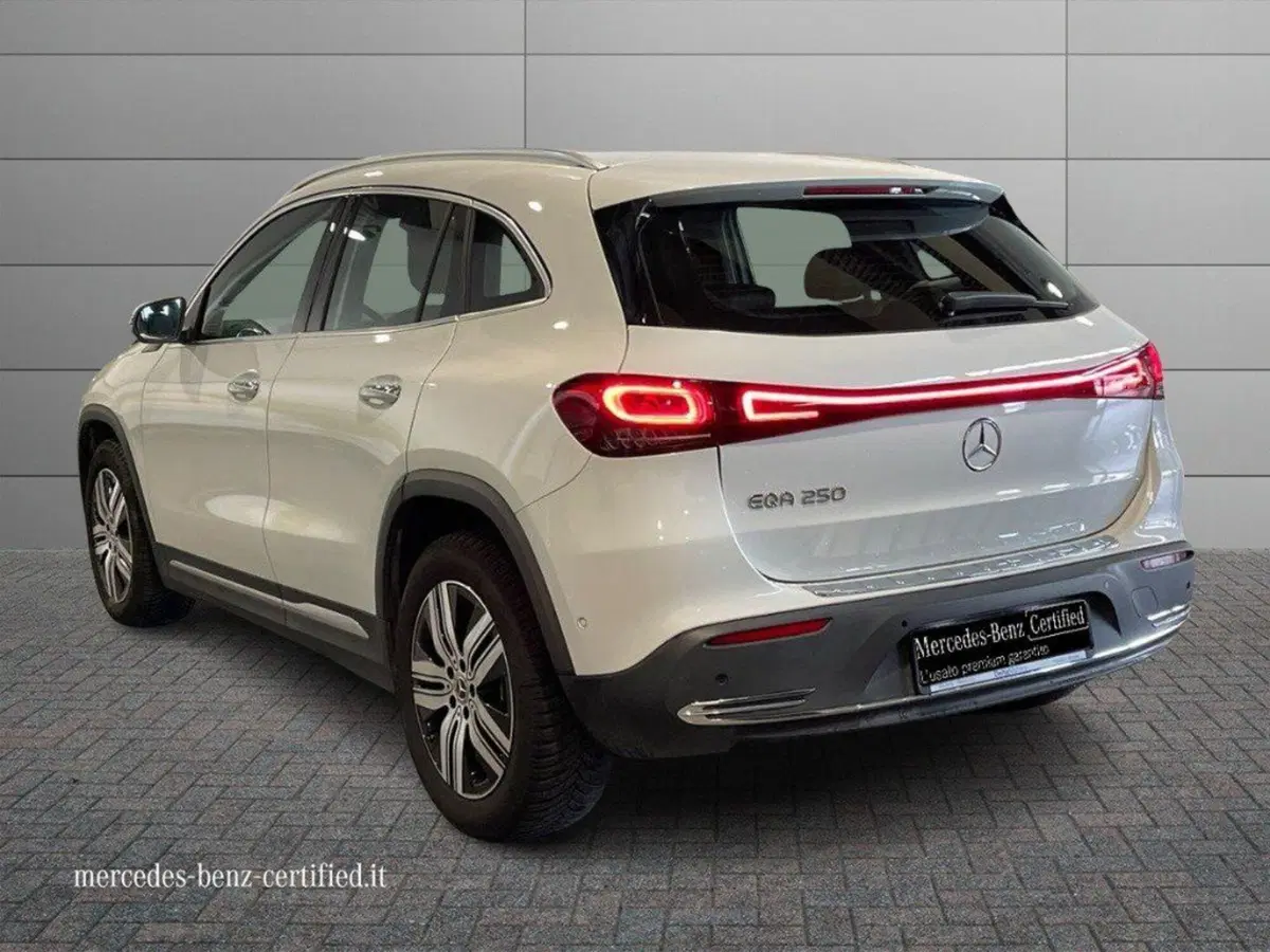 Mercedes-Benz EQA usata a Ancona (3)