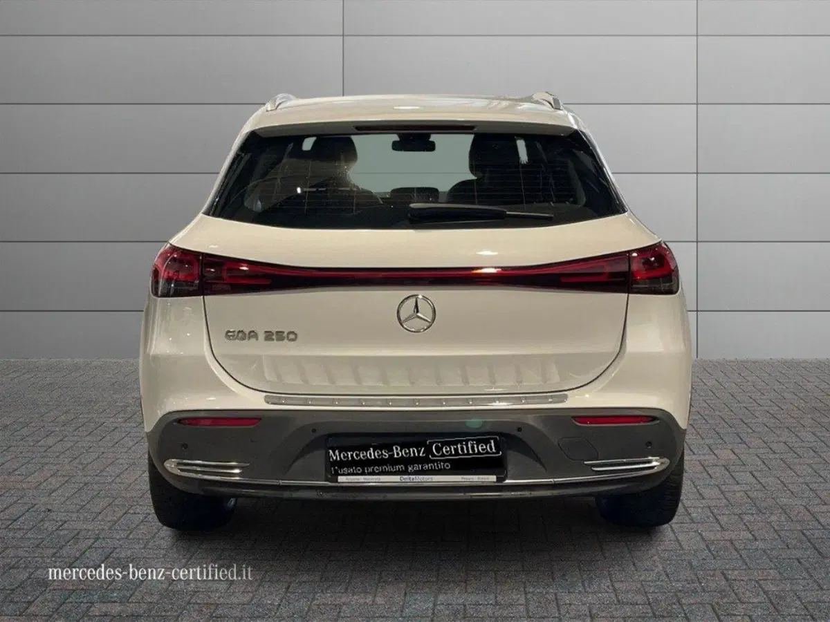 Mercedes-Benz EQA usata a Ancona (4)
