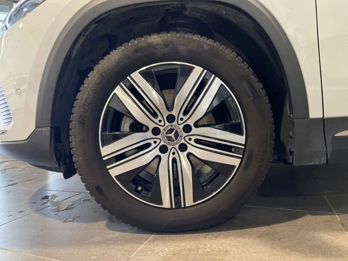 Mercedes-Benz EQA usata a Ancona (8)