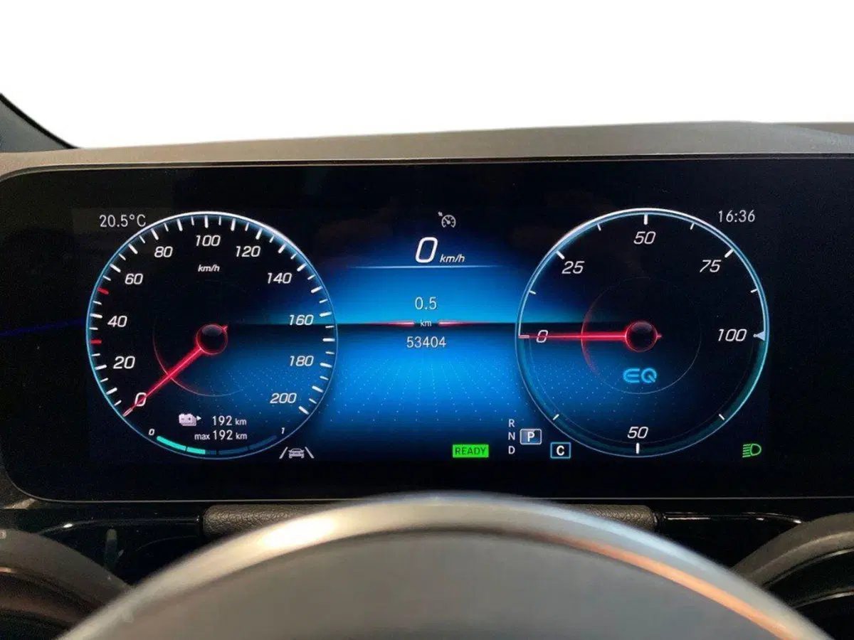 Mercedes-Benz EQA usata a Ancona (9)