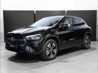 Mercedes-Benz GLA SUV 200 d Progressive Extra auto nuova a Montecosaro