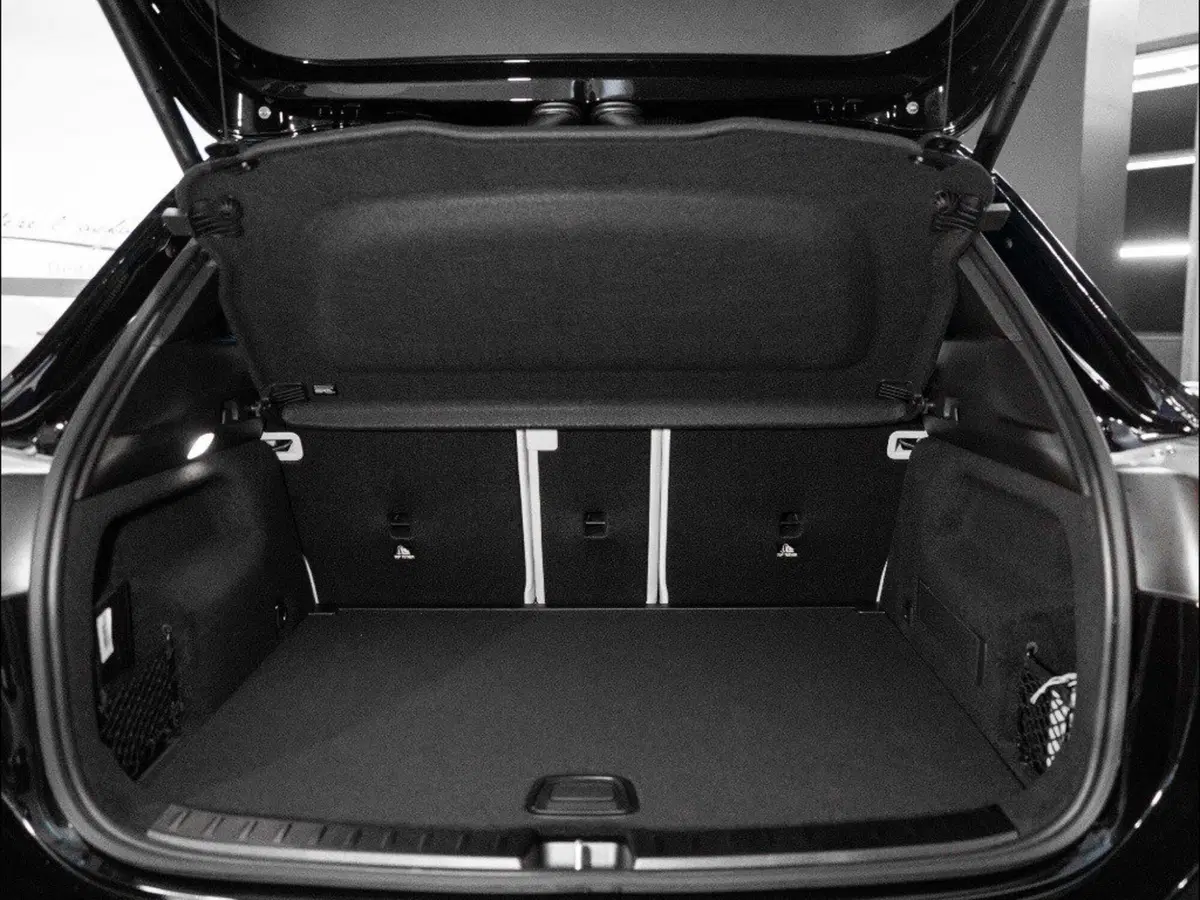 Mercedes-Benz GLA SUV nuova a Macerata (10)