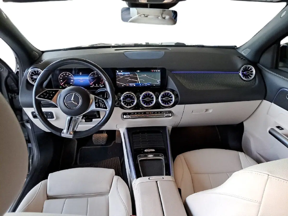 Mercedes-Benz GLA SUV usata a Salerno (12)