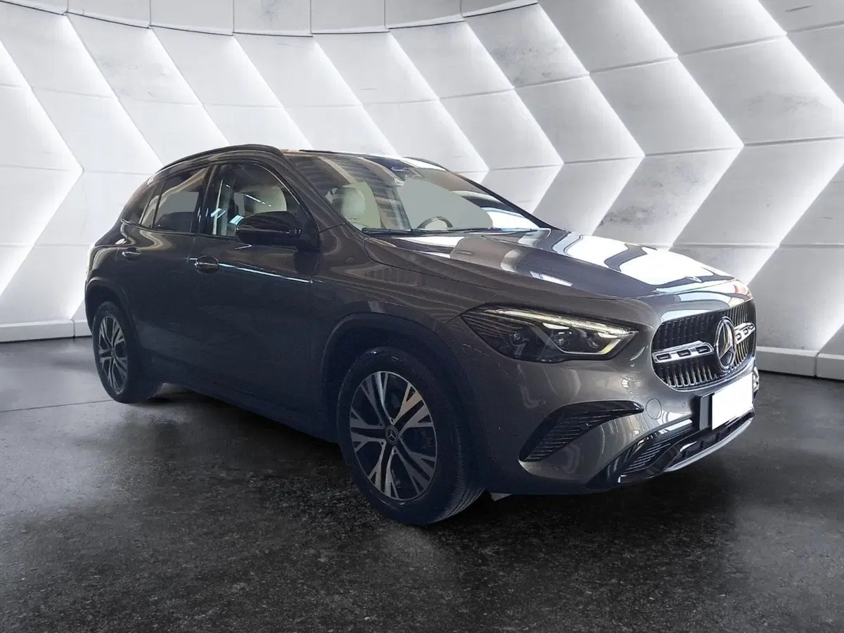 Mercedes-Benz GLA SUV usata a Salerno (3)