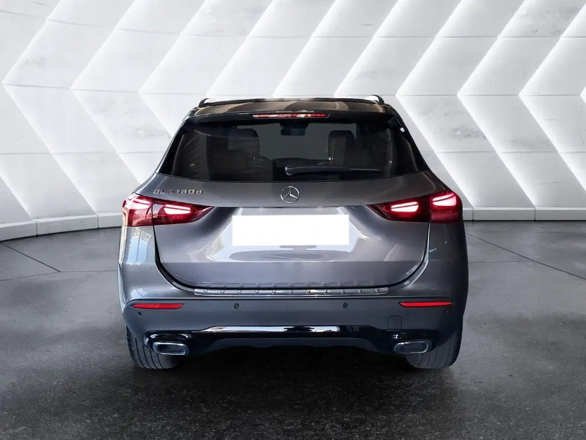 Mercedes-Benz GLA SUV usata a Salerno (7)