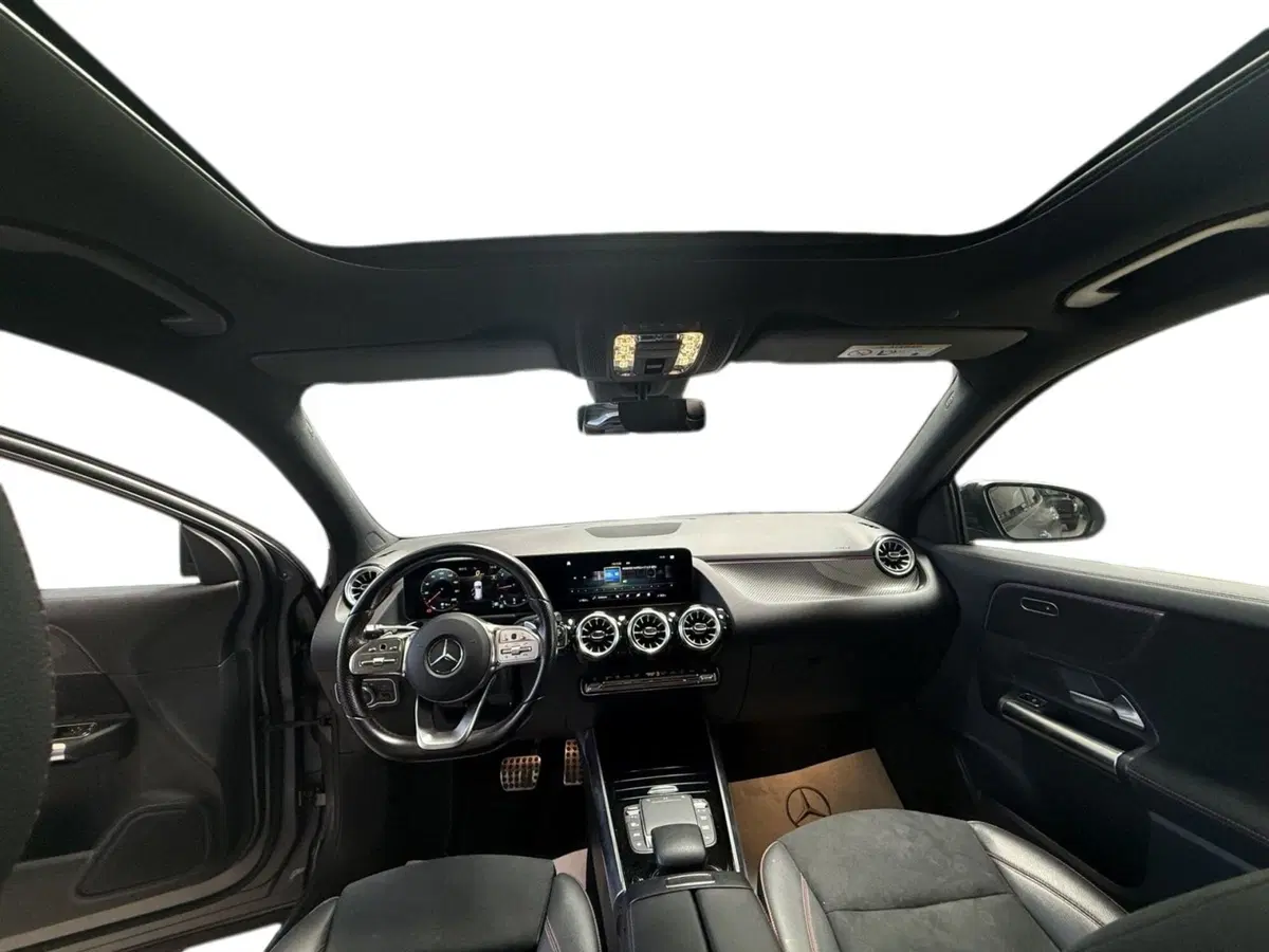 Mercedes-Benz GLA SUV usata a Napoli (11)