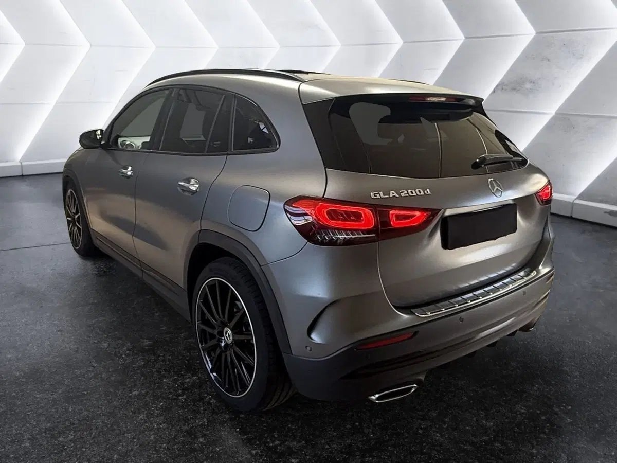 Mercedes-Benz GLA SUV usata a Napoli (6)