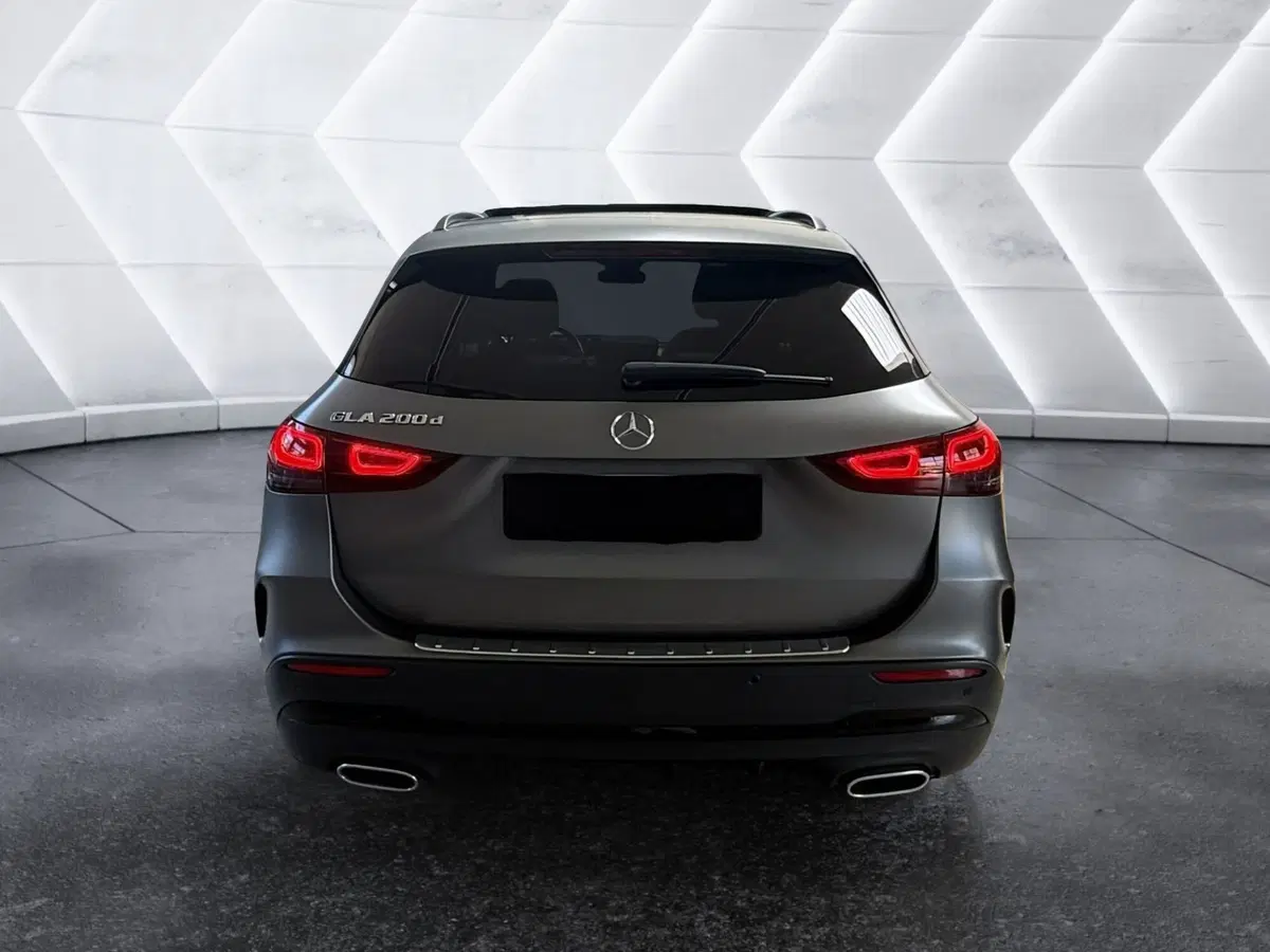 Mercedes-Benz GLA SUV usata a Napoli (7)