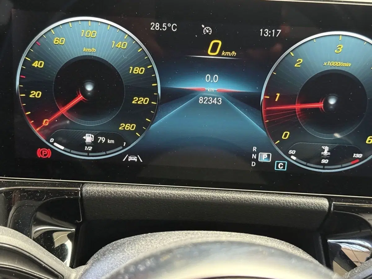 Mercedes-Benz GLA SUV usata a Napoli (9)