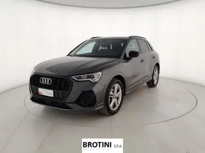 Audi Q3 Sportback 35 TDI quattro S tronic S line edition del 2025 usata a Massa