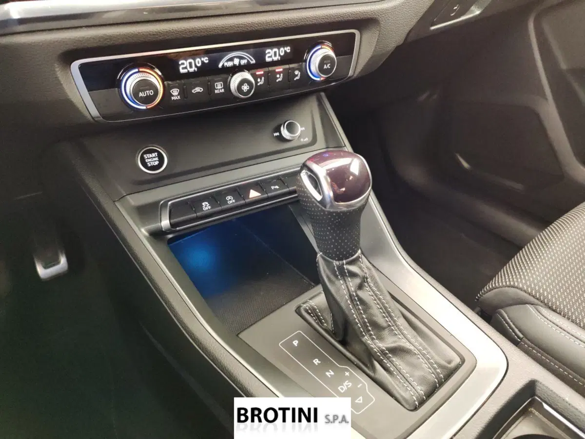 Audi Q3 Sportback usata a Massa-Carrara (11)