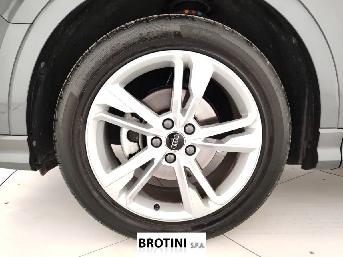Audi Q3 Sportback usata a Massa-Carrara (6)