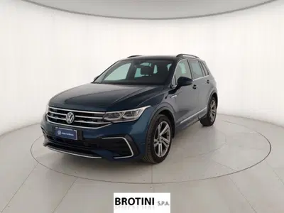 Volkswagen Tiguan 1.5 TSI 150 CV DSG ACT R-Line del 2023 usata a Massa