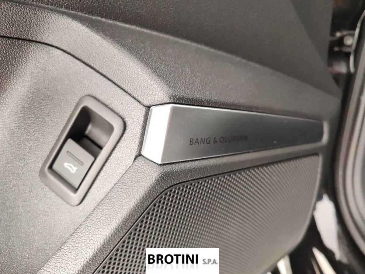 Audi RS 3 Sportback usata a Massa-Carrara (11)