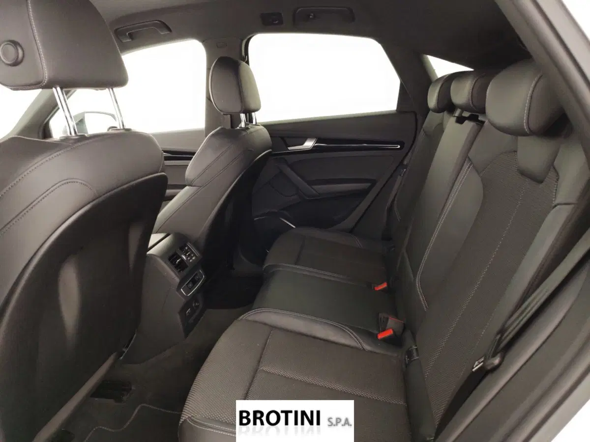Audi Q4 Sportback usata a Massa-Carrara (10)