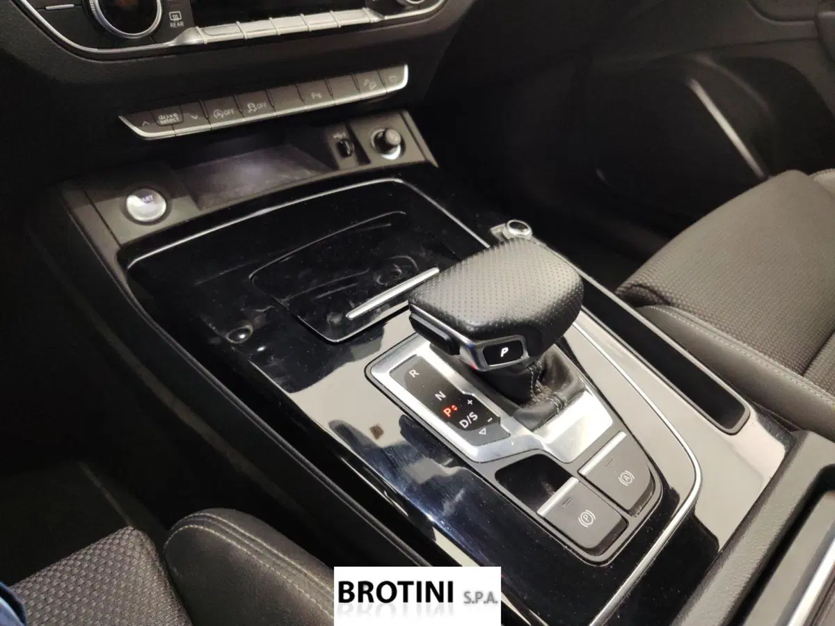 Audi Q4 Sportback usata a Massa-Carrara (12)