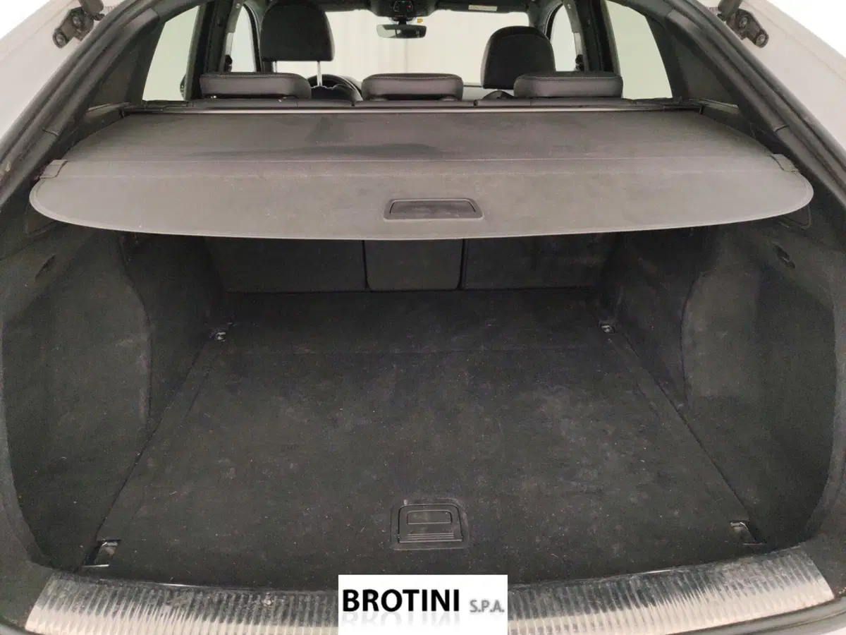 Audi Q4 Sportback usata a Massa-Carrara (16)
