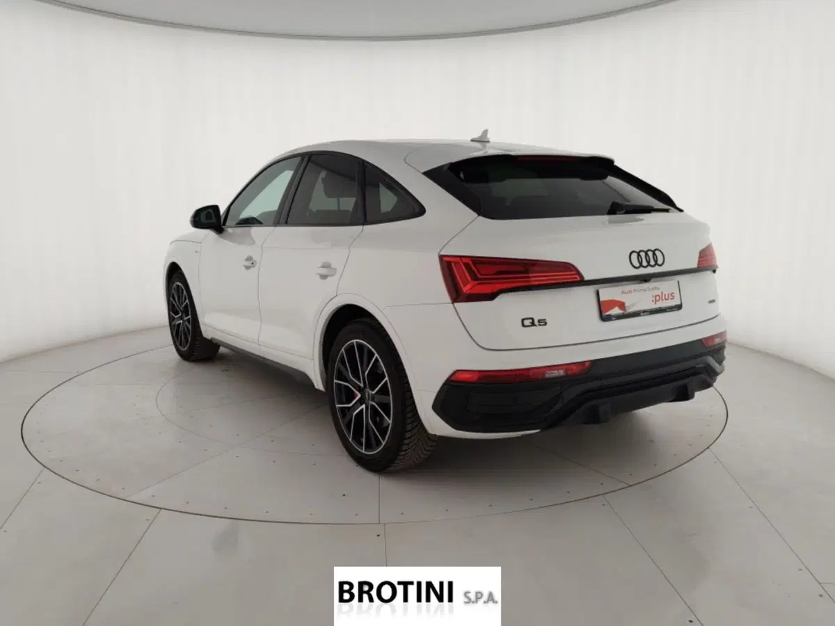 Audi Q4 Sportback usata a Massa-Carrara (2)