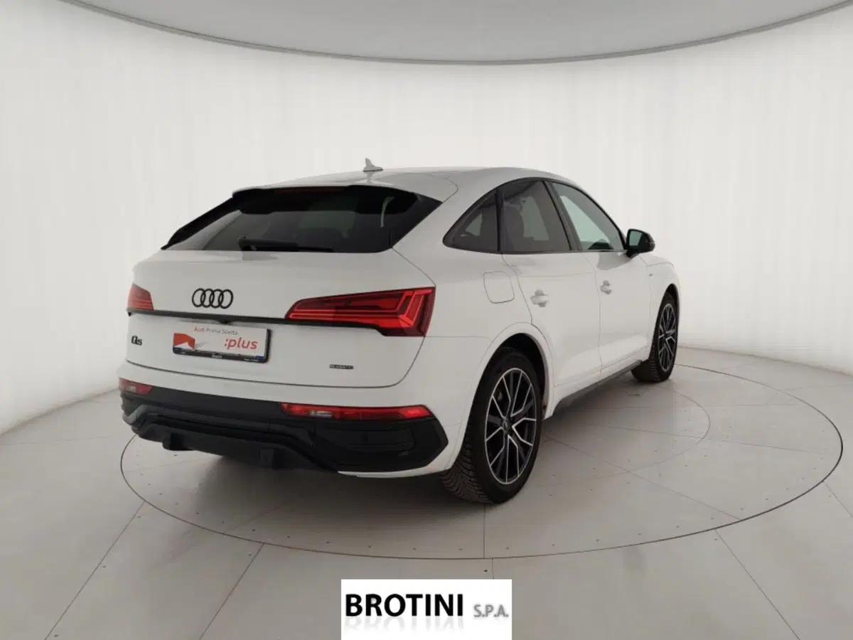 Audi Q4 Sportback usata a Massa-Carrara (3)