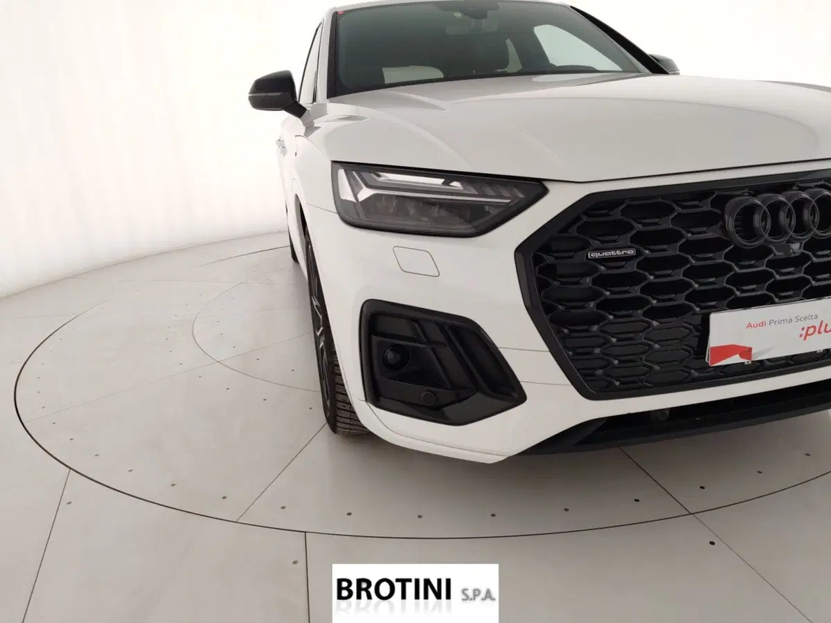 Audi Q4 Sportback usata a Massa-Carrara (5)