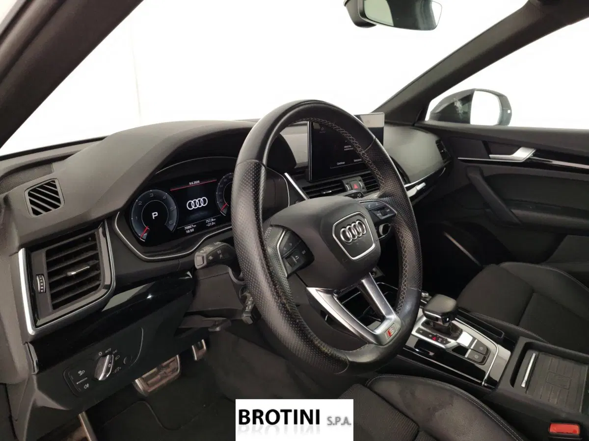 Audi Q4 Sportback usata a Massa-Carrara (8)