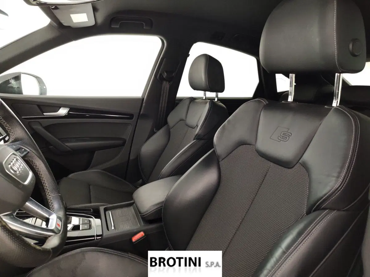 Audi Q4 Sportback usata a Massa-Carrara (9)