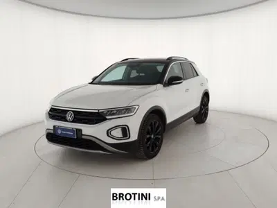 Volkswagen T-Roc 1.0 TSI Life del 2023 usata a Massa