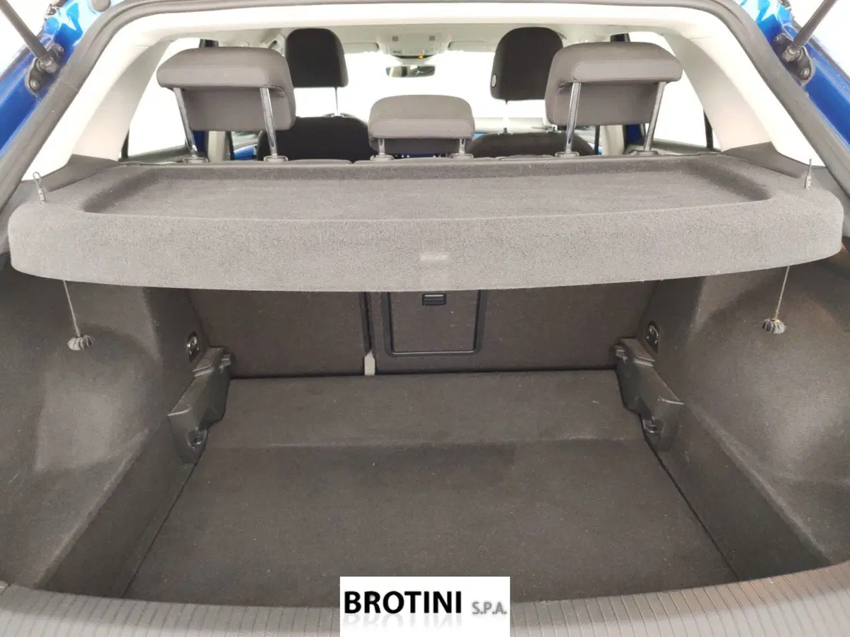 Volkswagen T-Roc usata a Massa-Carrara (15)