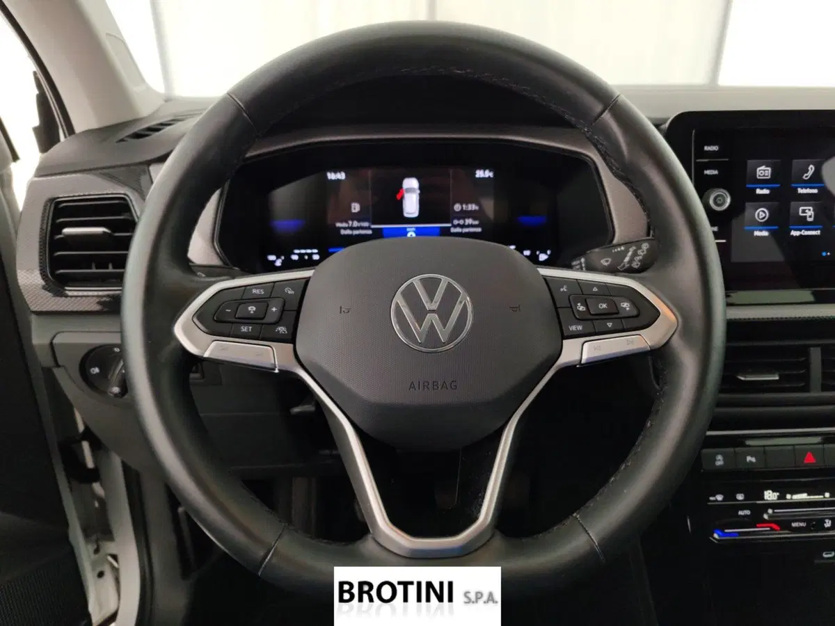 Volkswagen T-Cross usata a Massa-Carrara (14)