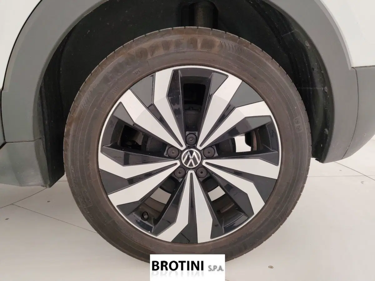 Volkswagen T-Cross usata a Massa-Carrara (6)