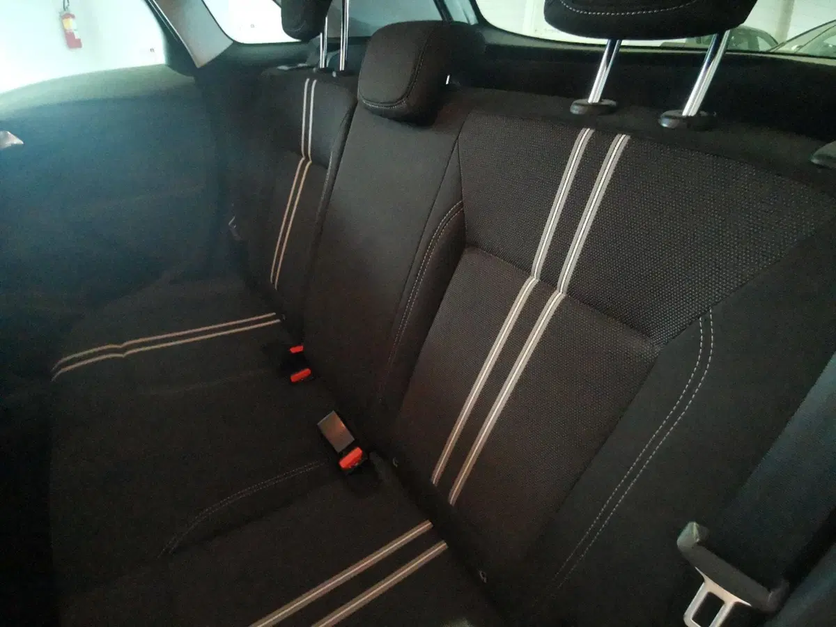 Opel Crossland usata a Taranto (11)