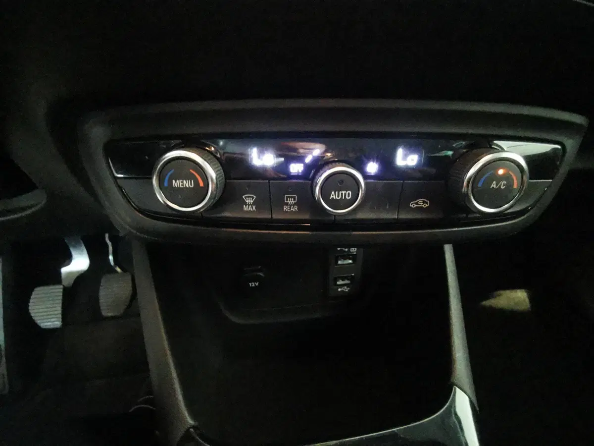 Opel Crossland usata a Taranto (19)